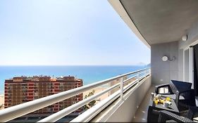 Apartamento de 2 dormitorios con vistas mar en edificio Apolo XIV